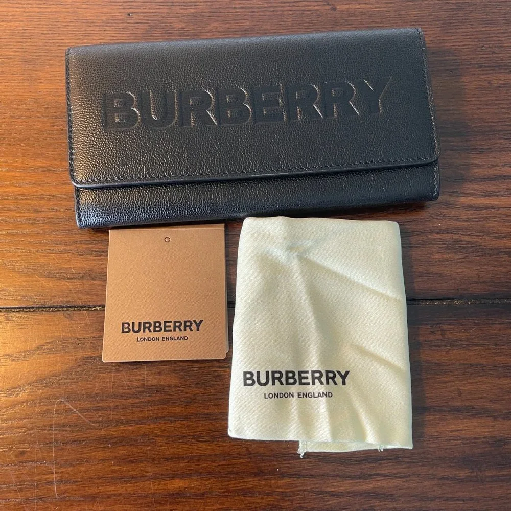 Burberry Porter Women's Black Leather Flap Wallet 8052831 1 - Picture 2 of 14